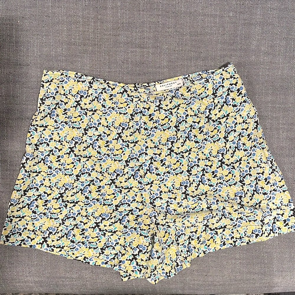 Equipment silk shorts size medium